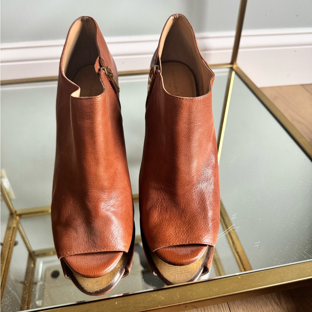 Banana Republic leather peep toe bootie